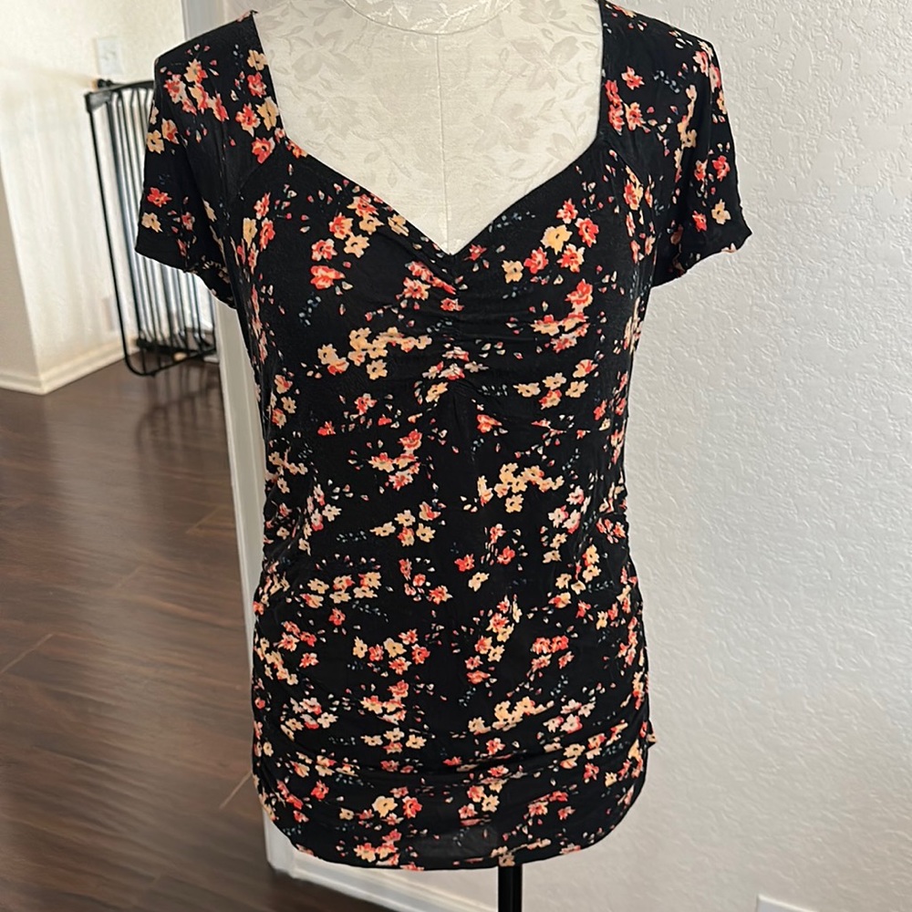 Motherhood Maternity - Medium top Sweetheart neckline and ruching at sides